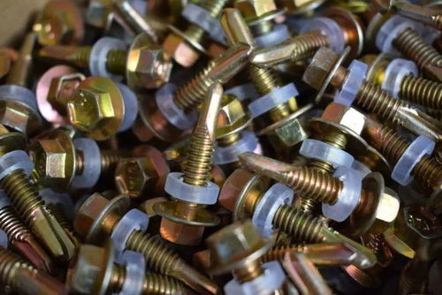 鉆尾螺絲為何如此強(qiáng)勁 成型工藝的關(guān)鍵所在與螺絲線材的選擇